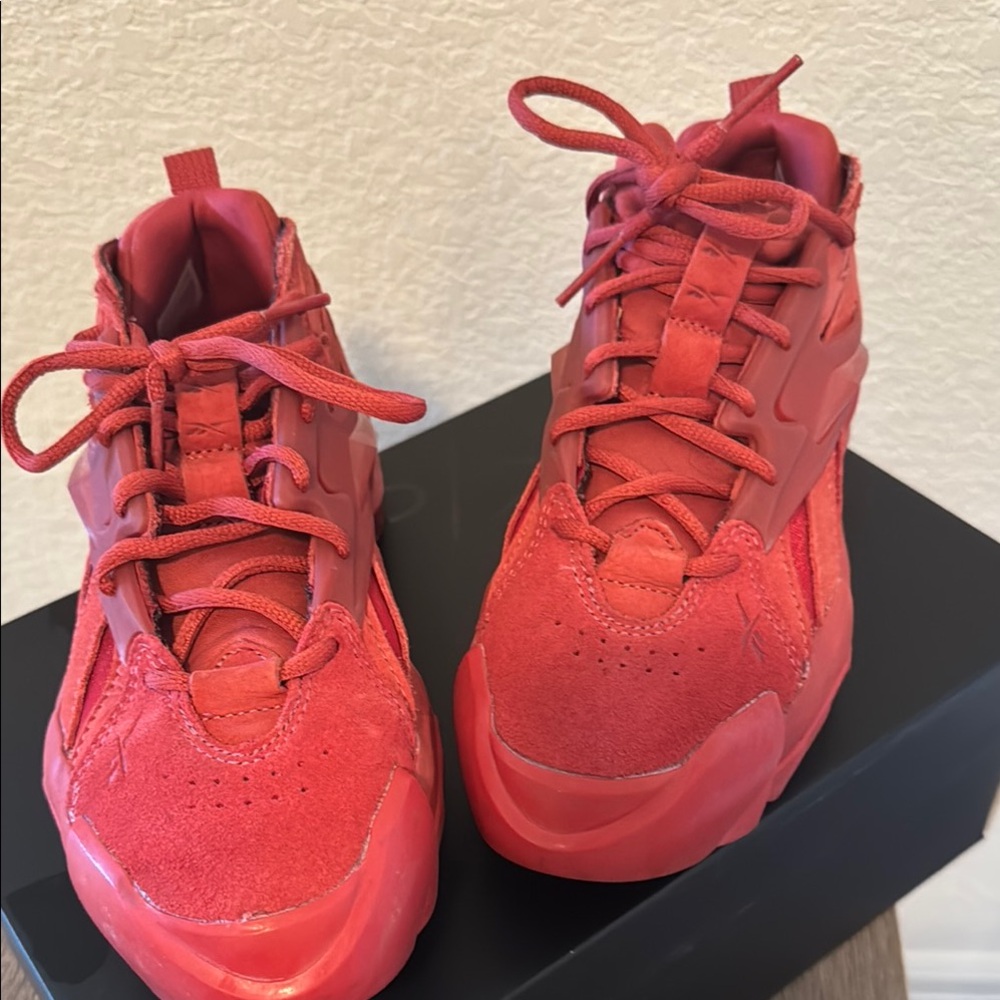 Reebok Club C Cardi V2 Women's Athletic Shoes in Vibrant Red
